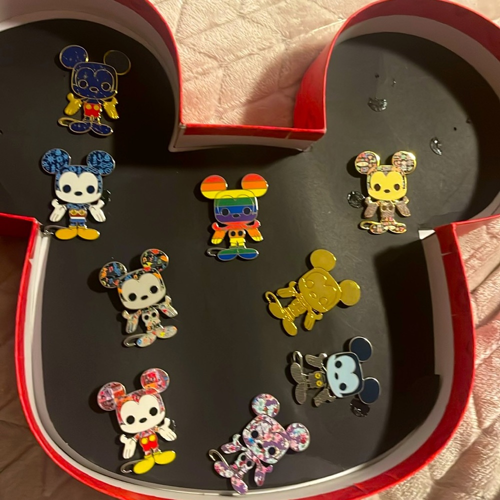 Disney Mickey Mouse limited edition 5000 enamel pin set